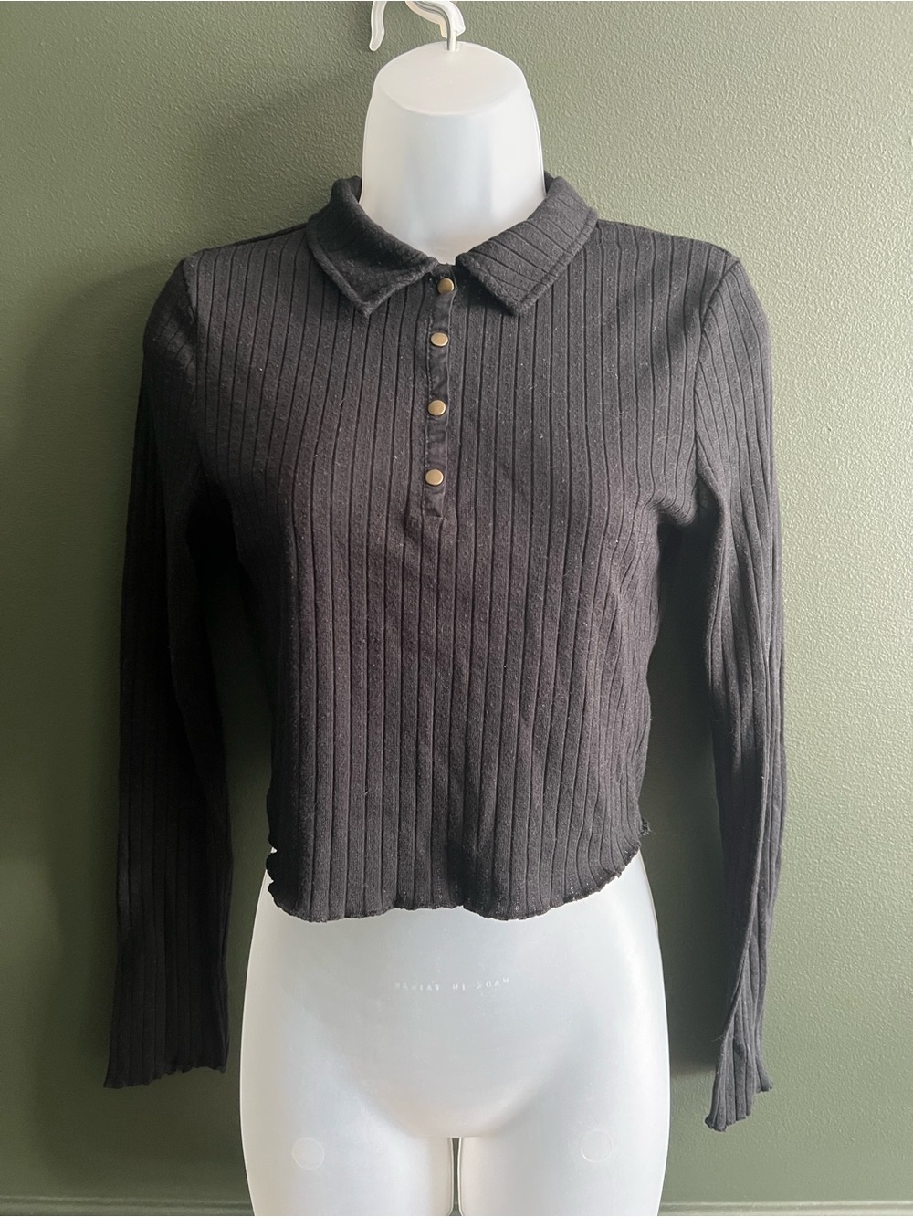 SO Black Ribbed Long Sleeve Polo Crop Top